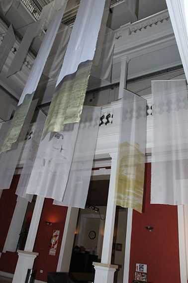 LUCIA TORRES - Instalación «Migrante» en María Elena Kavetz Gallery, Córdoba